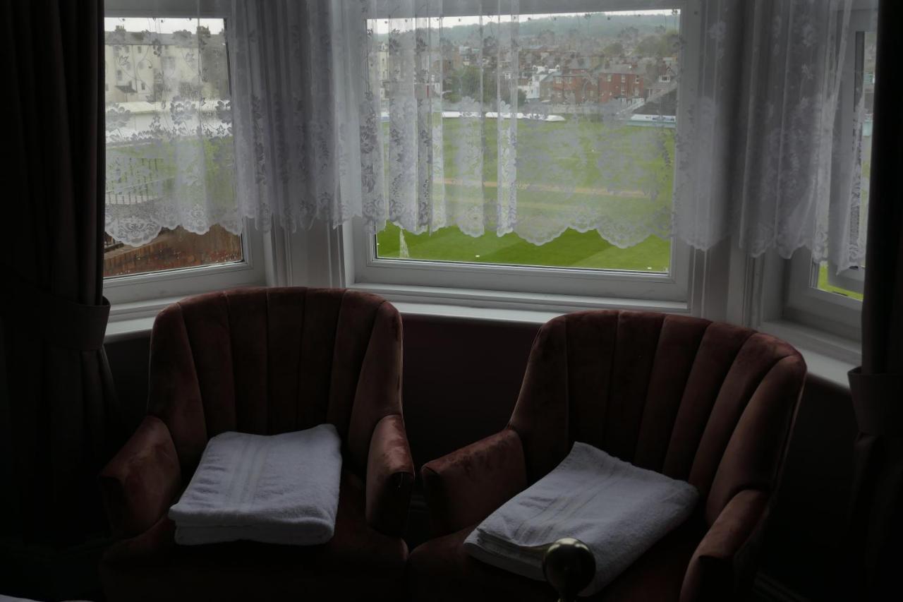 The Boundary Bed & Breakfast สการ์โบโรห์ ภายนอก รูปภาพ