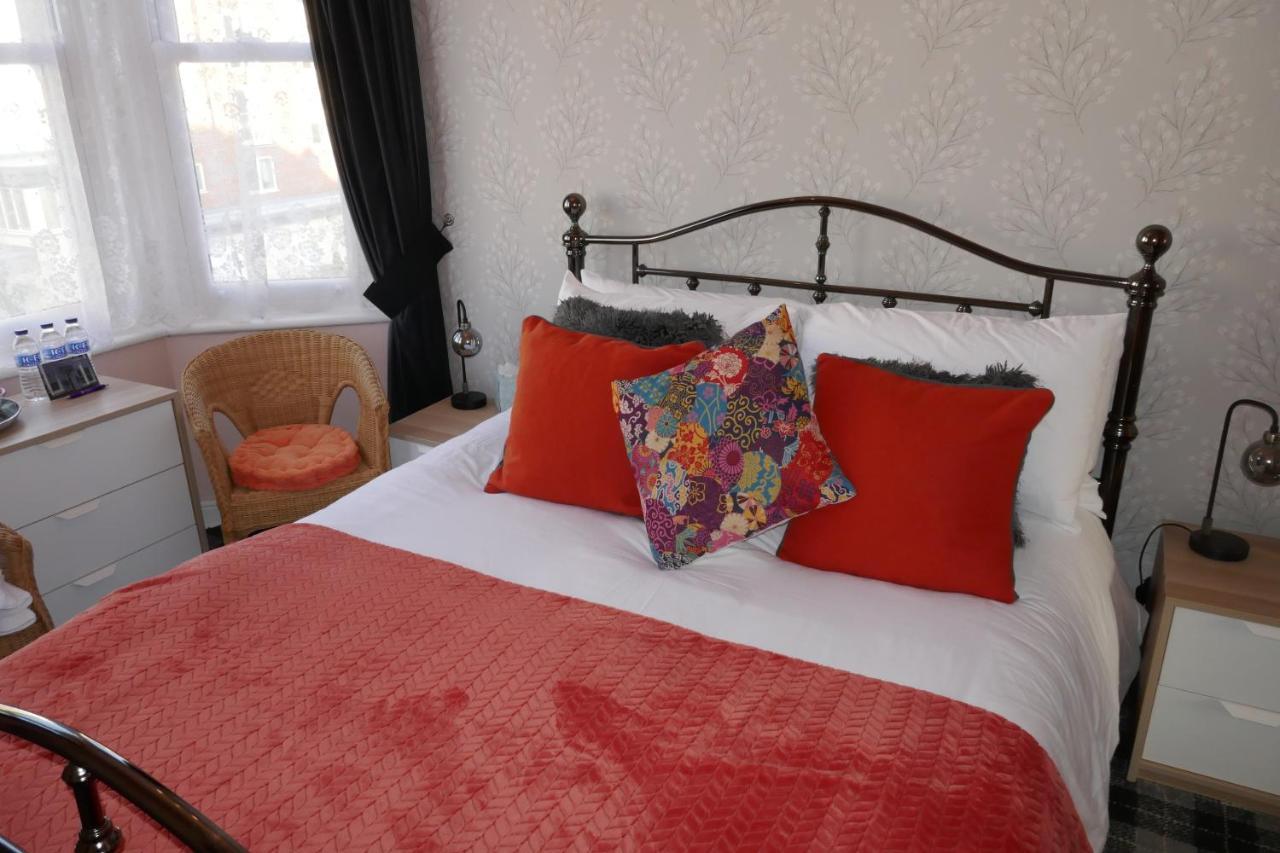 The Boundary Bed & Breakfast สการ์โบโรห์ ภายนอก รูปภาพ