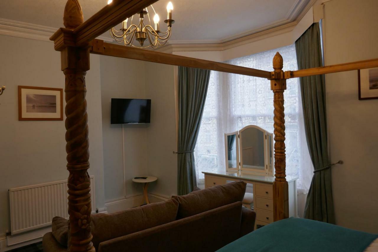 The Boundary Bed & Breakfast สการ์โบโรห์ ภายนอก รูปภาพ
